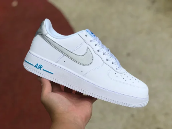 Zapatillas bajas AF1 blancas y azules Nike Air Force 1 '07 bajas blancas y azules DR0142-100