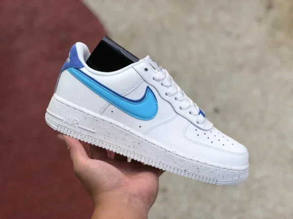 Zapatillas bajas AF1 con gancho apilado en blanco y azul Nike Air Force 1 Zapatillas bajas AF1 con gancho apilado en blanco y azul Air Force DQ0359-100