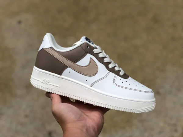 Af1 crema moca bajo Nike Air Force 1 07 Air Force One zapatillas bajas DT0226-303