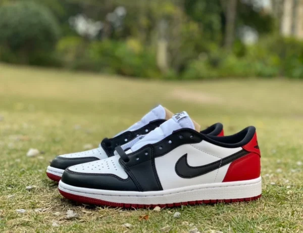 aj1 puntera negra baja Air Jordan 1 “Black Toe” Joe 1 puntera negra baja top cabeza negra 555088-125