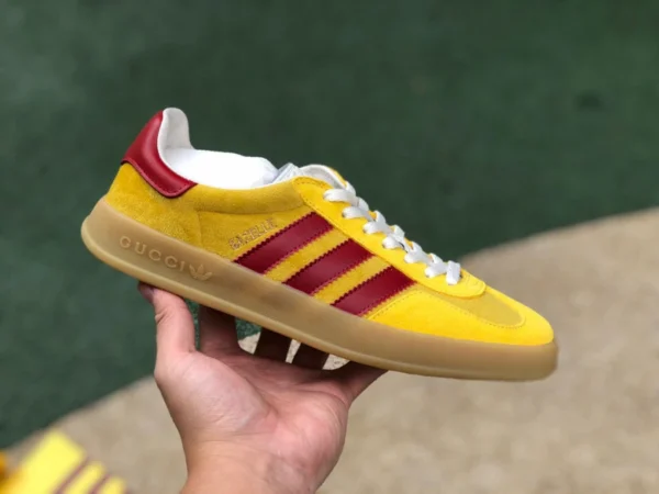 Gucci de marca compartida Adidas amarillo y rojo Gucci x Adidas Gucci de marca compartida Adidas Originals Gazelle "Esquisite Gucci" serie antílope de caña baja