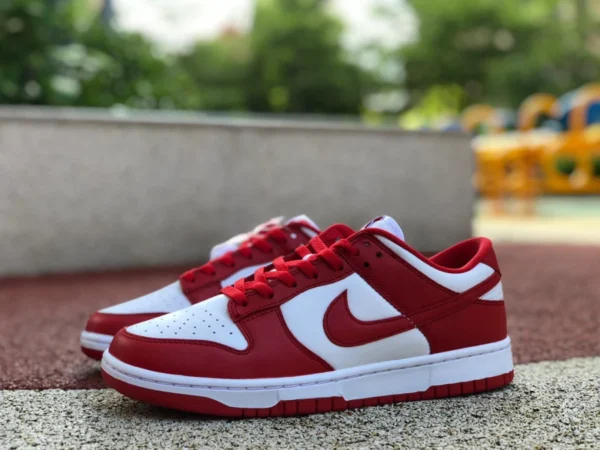 Dunk blanco y rojo bajo Nike Dunk Low SP "University Red" zapatos de skate bajos en blanco y rojo CU1727-100