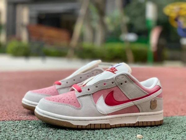 Dunk Year of the Rabbit Limited Blanco Rosa Nueva versión Nike Dunk Low SE 85 Pink White CNY Limited Double Hook Rabbit Biscuit Zapatillas bajas retro Mujer do9457-100