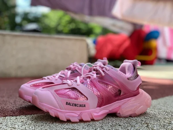 Balenciaga 3.0 blanco rosa Balenciaga Triple S zapatos papá Balenciaga