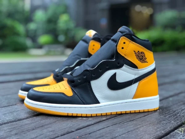 aj1 punta negra y amarilla Air Jordan 1 High OG "Yellow Toe" aj1 punta negra y amarilla 555088-711