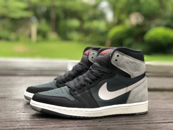 aj1 zapatillas de baloncesto impermeables negras y grises Air Jordan 1 Gore-Tex AJ1 impermeables negras y grises DB2889-001