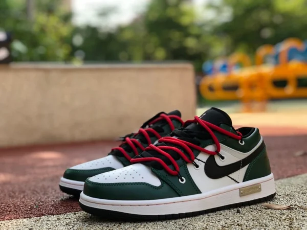 aj1 zapatos con tiras en blanco y verde con puntera baja Air Jordan 1 Low "Chicago" deconstruidos zapatos con tiras en blanco y verde 553560-062