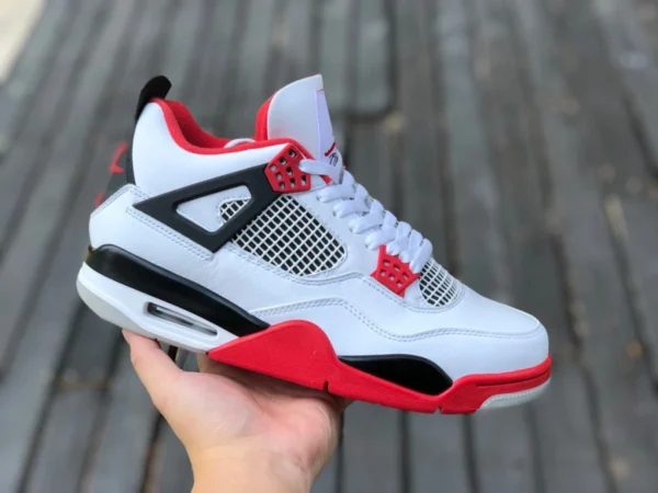 aj4 rojo llama Air Jordan 4 AJ4 negro y blanco rojo rojo llama 2020 réplica DC7770-160