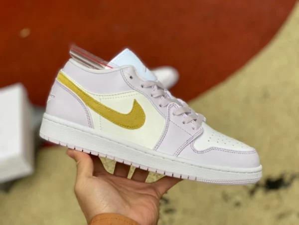 aj1 blanco púrpura oro gancho bajo Air Jordan 1 Low AJ1 blanco púrpura zapatillas de baloncesto retro bajas DC0774-501