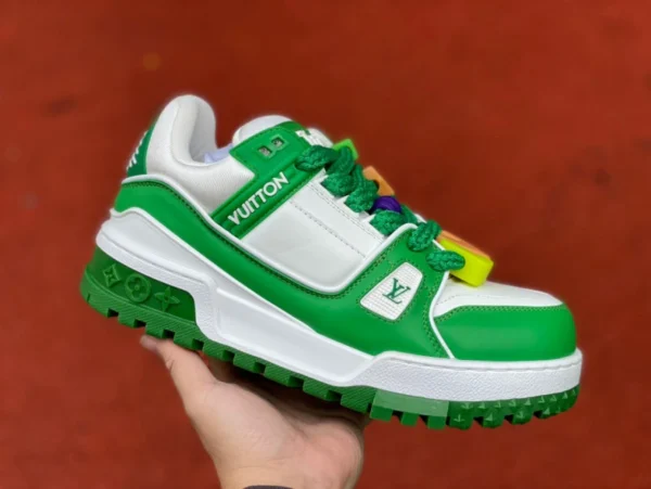 LV gordito blanco verde versión Dongguan LOUIS VUITTON Louis Vuitton Trainer Maxi zapatos de pan gordito zapatillas de deporte de moda con cordones de corte bajo blanco para hombre