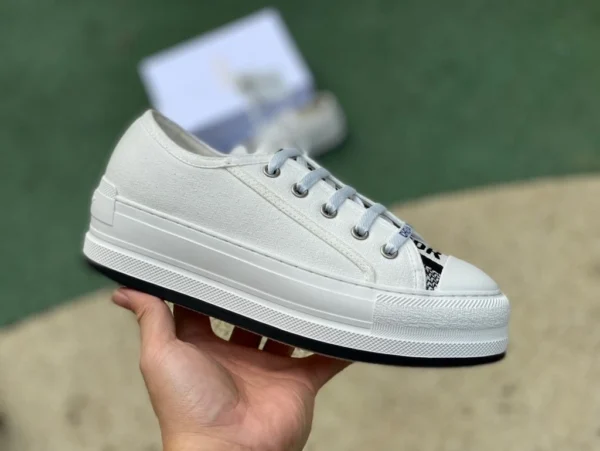 Zapatillas altas de moda DIOR Dior Walkn'Dior de algodón bordadas para mujer blanco