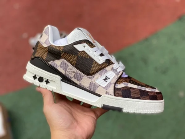 LV tablero de ajedrez marrón bajo versión Dongguan Louis Vuitton Zapatillas de deporte de moda Louis Vuitton Trainer