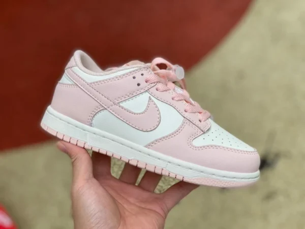 Zapatos infantiles Dunk flor de cerezo rosa Mengbao Nike Dunk Low zapatillas escotadas antideslizantes perla naranja para niños de mediana edad rosa flor de cerezo CW1588-101