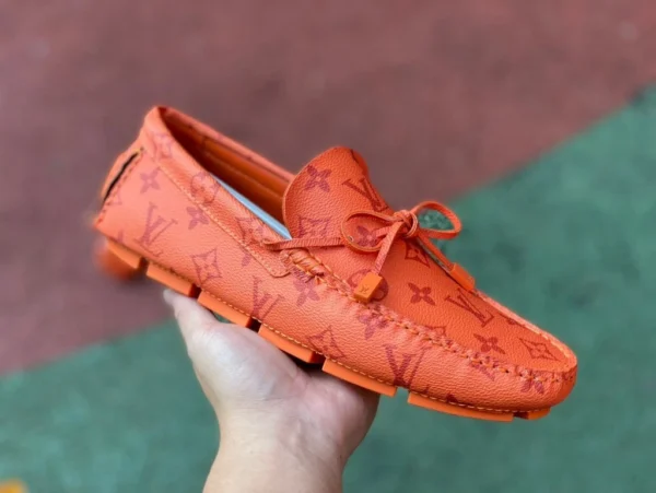 Zapatos mocasines LV naranja Louis Vuitton Louis Vuitton Driver zapatos mocasines con cordones de moda naranja 1AAF50