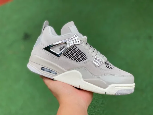 aj4 hebilla plateada corte gris puras fotos originales de la vida real de modelos femeninos, el álbum también tiene fotos reales de modelos masculinos Air Jordan 4 WMNS “Frozen Moments” AQ9129-001