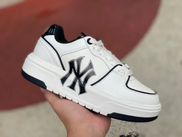 MLB blanco y negro MLB Yankees zapatos para personas mayores zapatillas de deporte para hombres y mujeres pareja retro zapatos de suela gruesa que realzan 3ASXCA12N-C0001