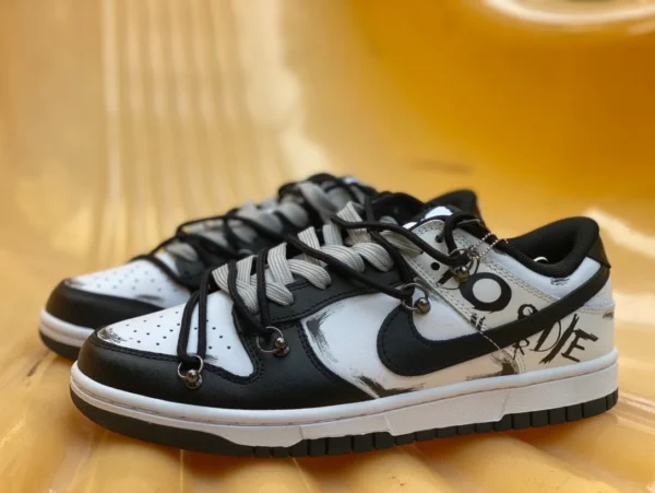 Correas Dunk graffiti gris blanco y negro Nike Dunk Low Retro "Black" estilo deconstruido noche oscura mensajero letra graffiti zapatillas bajas negro y blanco gris DD1391-100