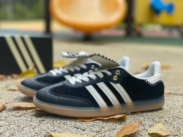 Adidas Samba en blanco y negro Wales Bonner x Adidas Originals Samba ID0580