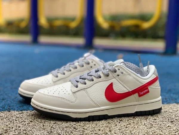 Dunk sup blanco y rojo Nike Dunk Low x Supreme DQ1098-333